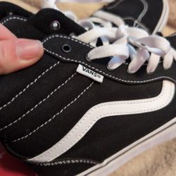 Jr Vans Black & White Sz 5