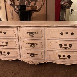 White Vintage Dresser