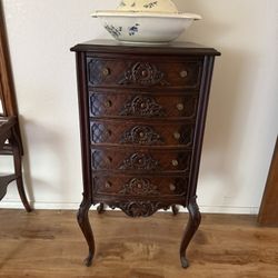 Vintage Furniture 