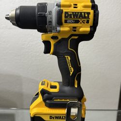 DEWALT 20V XR Brushless Cordless 1/2 in. Hammer Drill (Tool And Battery