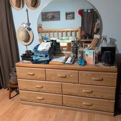 Dresser With Mirror 