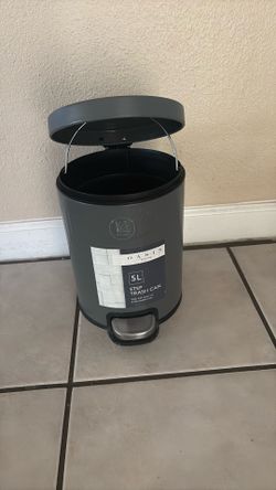 STEP TRASH CAN