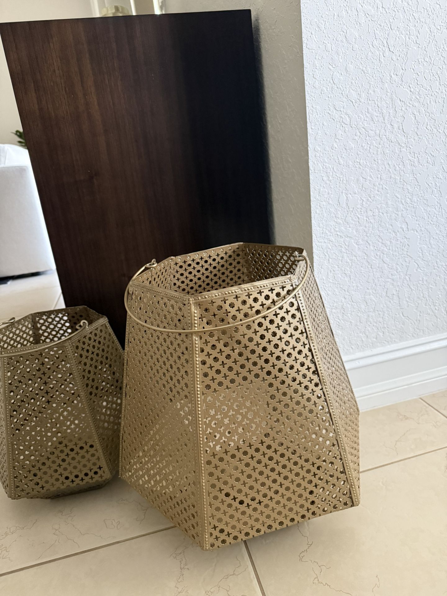 Floor candle holders