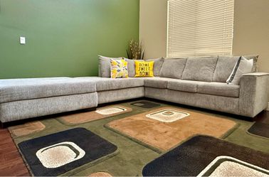 Modern Gray Sectional Sofa + Matching 48” × 48” Ottoman – Excellent Condition
