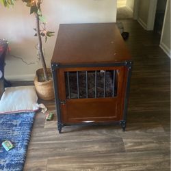 Good Wood & Metal Dog Crate 