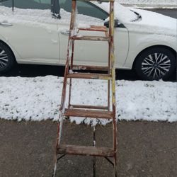 5 Foot Wood Ladder 