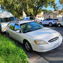 2003 Ford Taurus