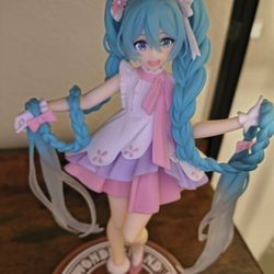 Hatsune Miku 7" Figure - Wonderland Rapunzel Edition 