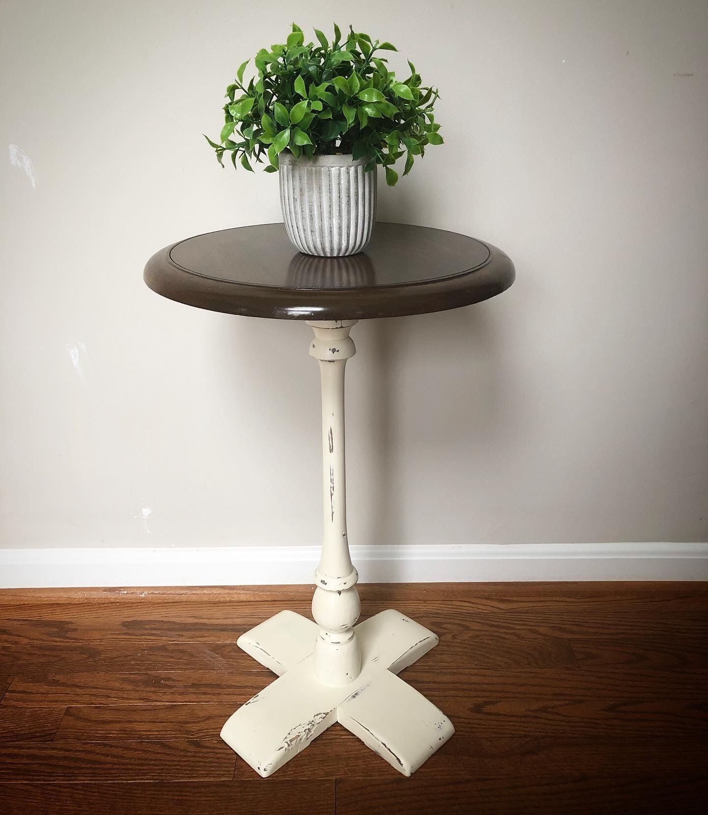 Small Round Accent Table Side Table