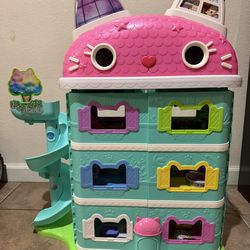 Gabby’s 36 inch interactive dollhouse