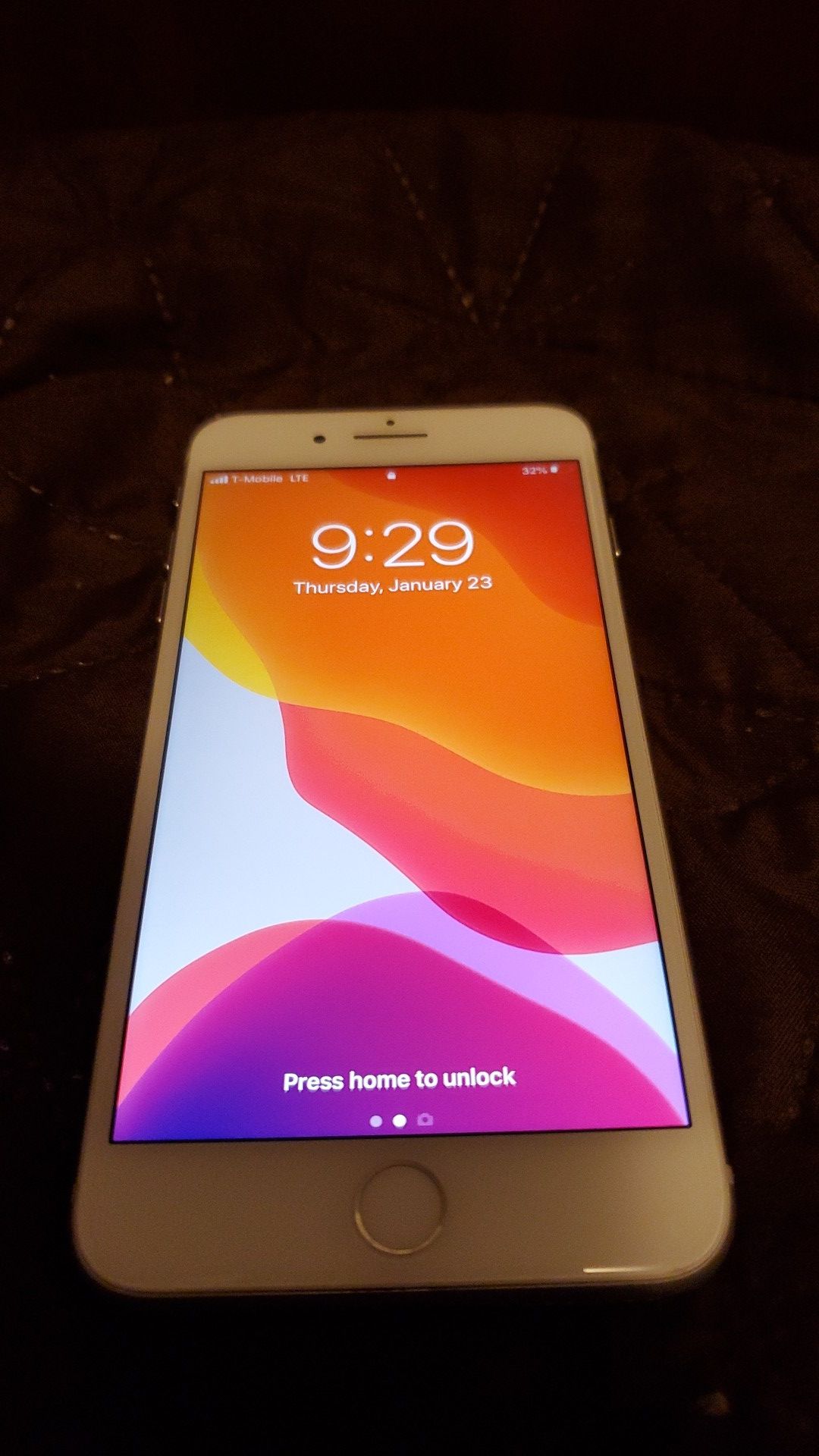 Apple Iphone 8 plus White 64gb (tmobile carrier)