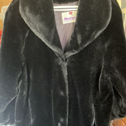 A Woman’s Beautiful, Long Coat Size Large