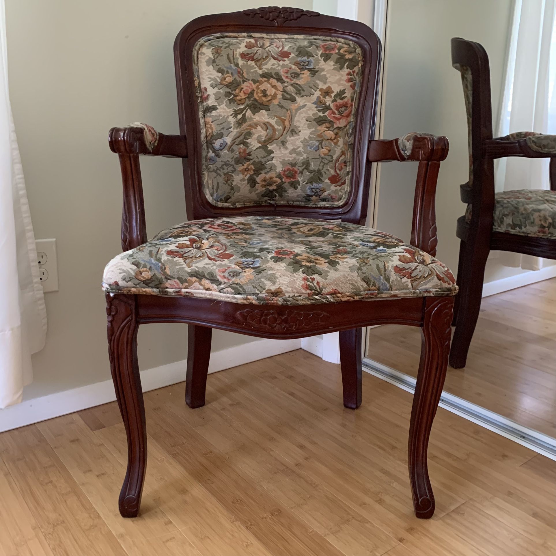 Floral Tapestry Armchair Vintage European style - Best Offer 