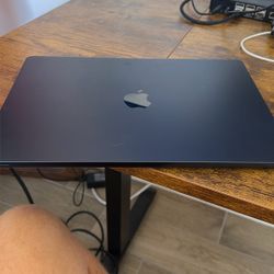 MacBook Air 16GB 15 Inch