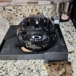 Oakley Bike Helmet 