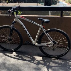 Fuji Nevada 29 In 3.0 2022 Mountain Bike