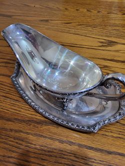 Gravy Boat with Plate