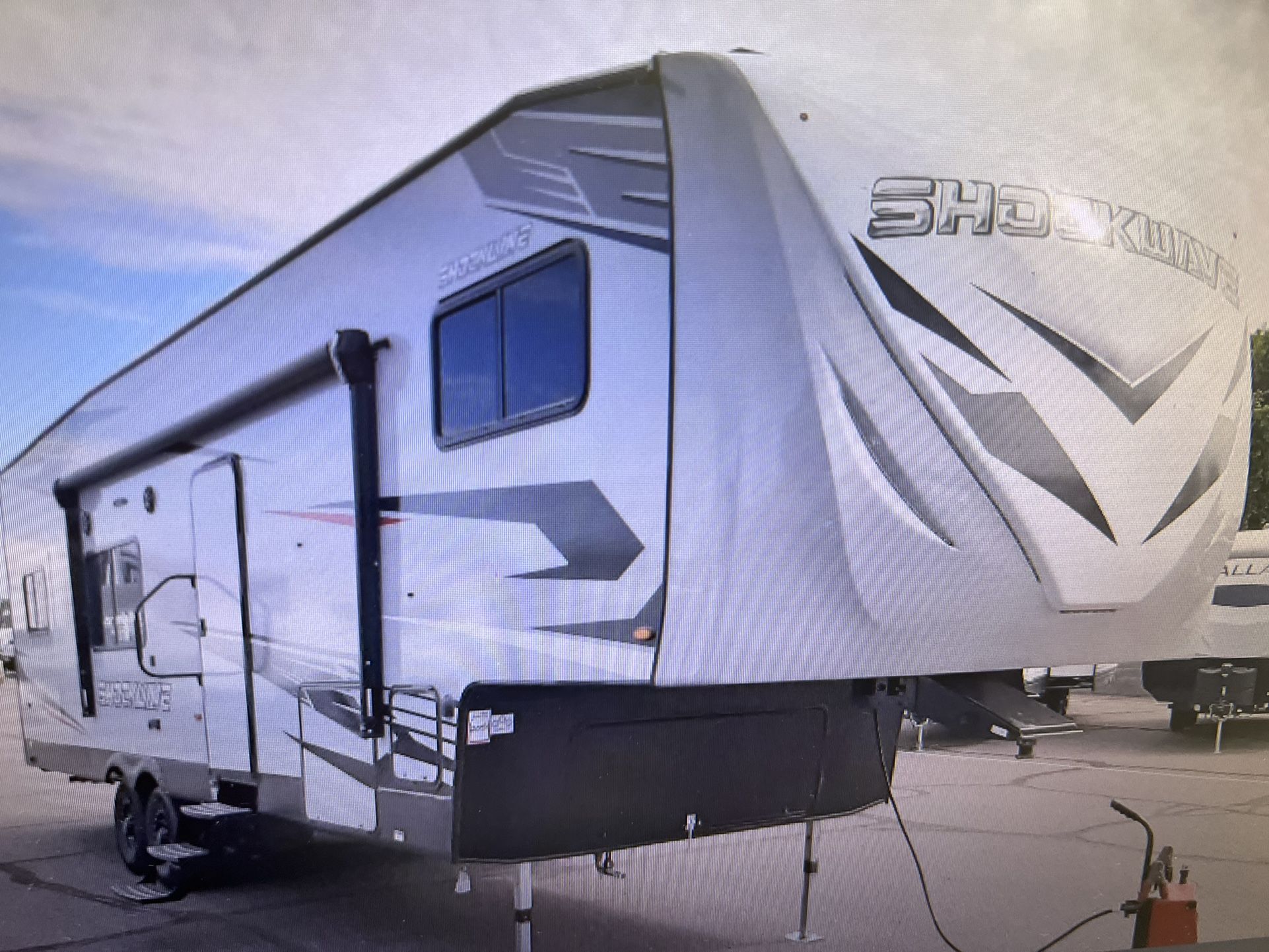 NEW 2022 SHOCKWAVE 32FWGDX