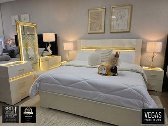 Bedroom Set W Vanity