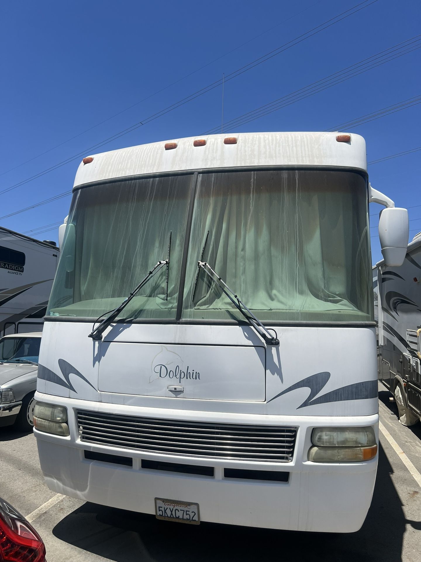 2005 DOLHPIN MOTORHOME- Must GO!