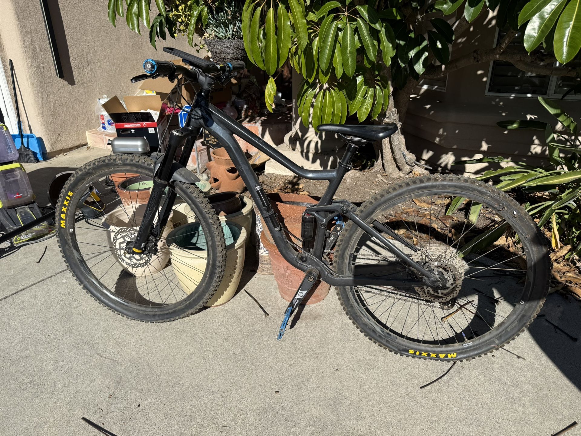 Giant stance bike-Large 