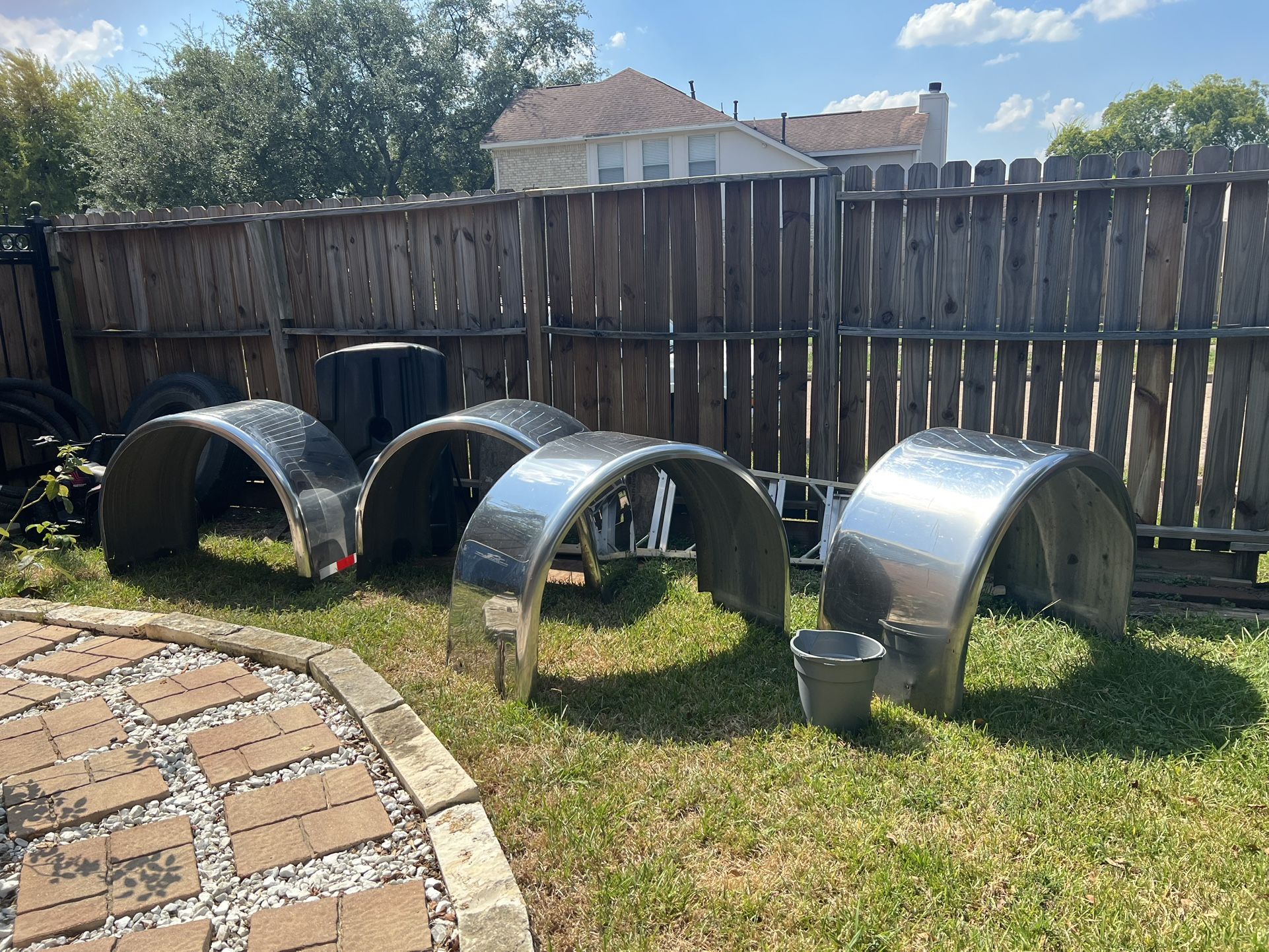 Single Axle Fenders And Brackets