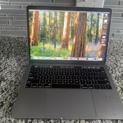 MacBook Pro 2019 | 13-inch | Two Thunderbolt 3 Ports