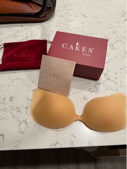 Cakes strapless adhesive bra medium sized