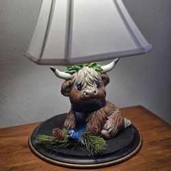 Highland Cow Lamp with base