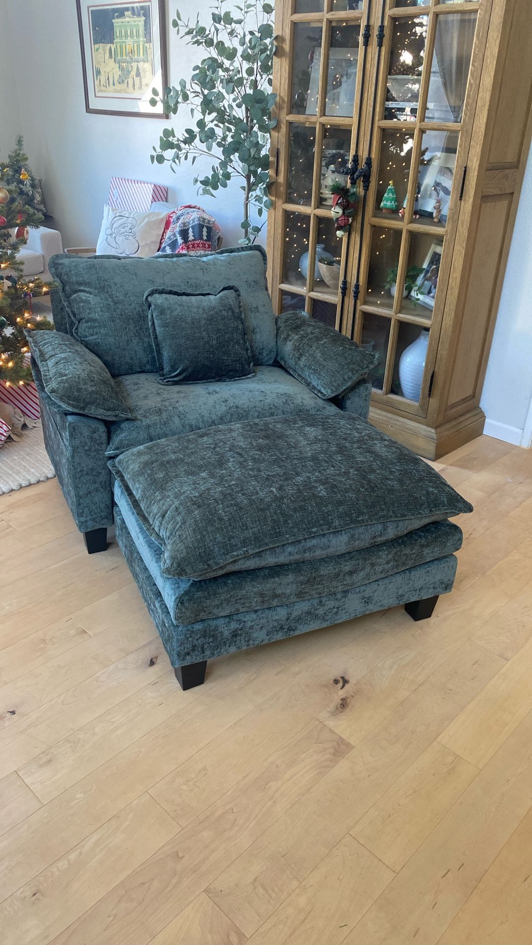 New Oversized Chair And Ottoman