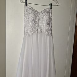 NewJJ'shouse Wedding Dress  Size 0