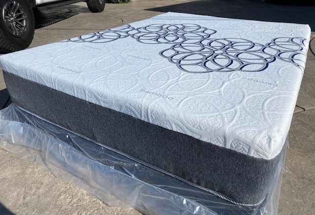 Cal King Bamboo Hybrid Cool Gel Memory Foam Mattress!!
