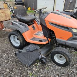 HUSKAVARNA RIDING MOWER 