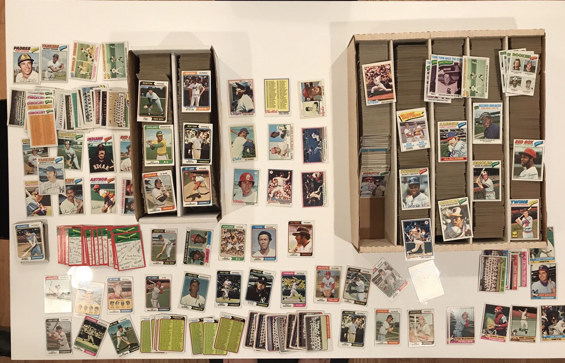 Huge lot of 5000 baseball cards from mid 1970s
