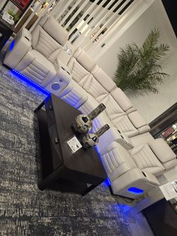 ✨️Reclining Sectionals Sofas ✨️ Furniture Sectionals, Bedrooms, Dining Avail