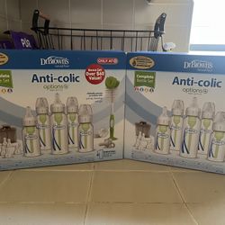 Dr. Brown's Anti-Colic Options+ Narrow Baby Bottle Newborn Gift Set