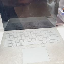 Microsoft Surface Laptop