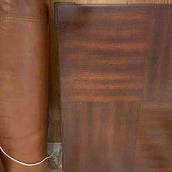 Good used condition coffee table And one side table 