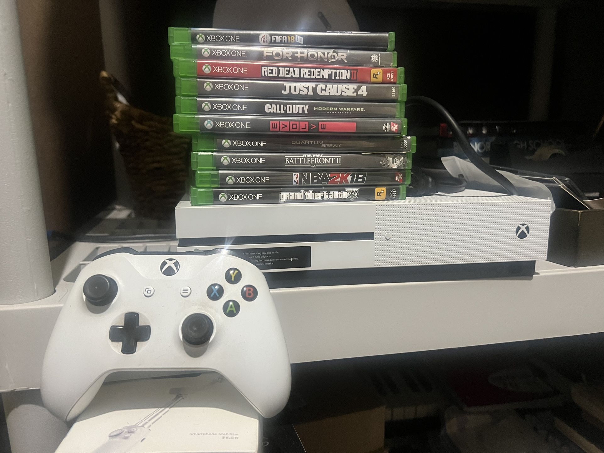 Xbox One X (used)