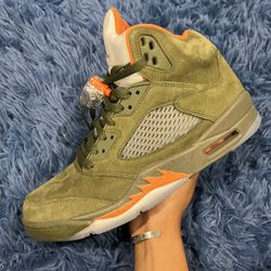 Jordan 5 Olive Size 9.5