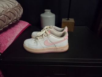 Girls nikes