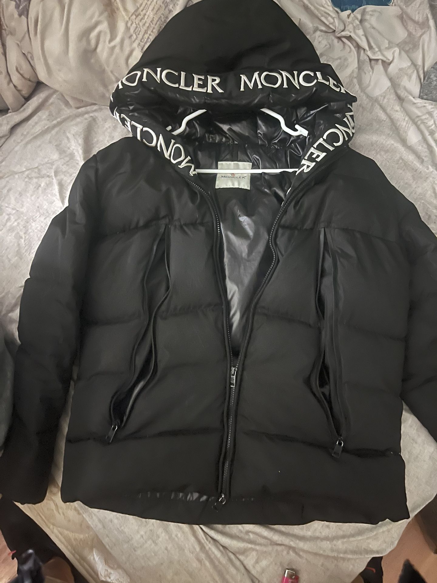 Moncler Montcla Short Down Jacket Black