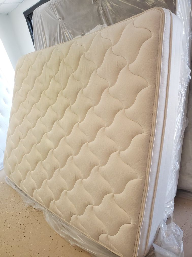 Mattress and box spring queen size