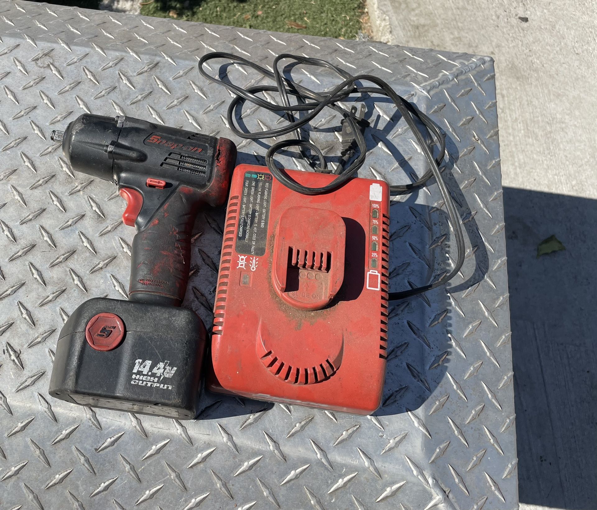 Snap on Impact Wrench With Charger