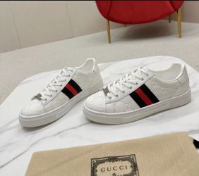 Gucci Men’s GG Embossed Sneakers White Size 8 US