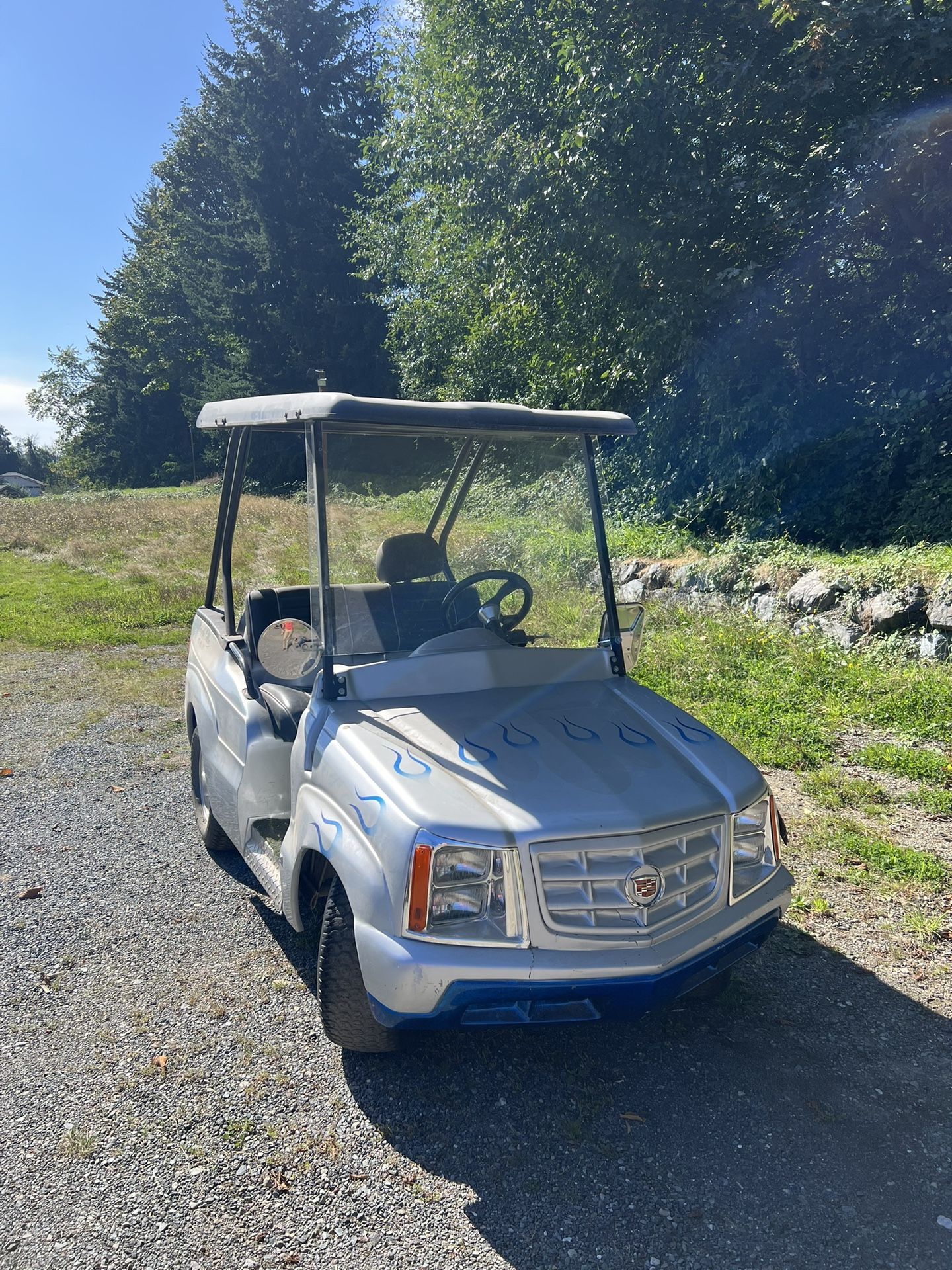 Cadillac Escalade Golf Cart Car) for Sale in Snohomish, WA OfferUp