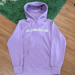 Supreme Shiny Logo Hoodie – Purple – Large – PreOwned