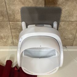 Electric litter box took out the box to show you guys how it works