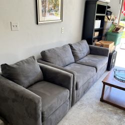 FOR SALE: Matching Sofa W/ Pull-Out Bed & Oversized Chair Set 