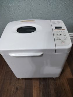 Bread maker machine